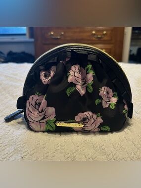 Betsey Johnson Black Floral Cosmetic Bag Pink Roses Makeup Pouch Zip Clutch